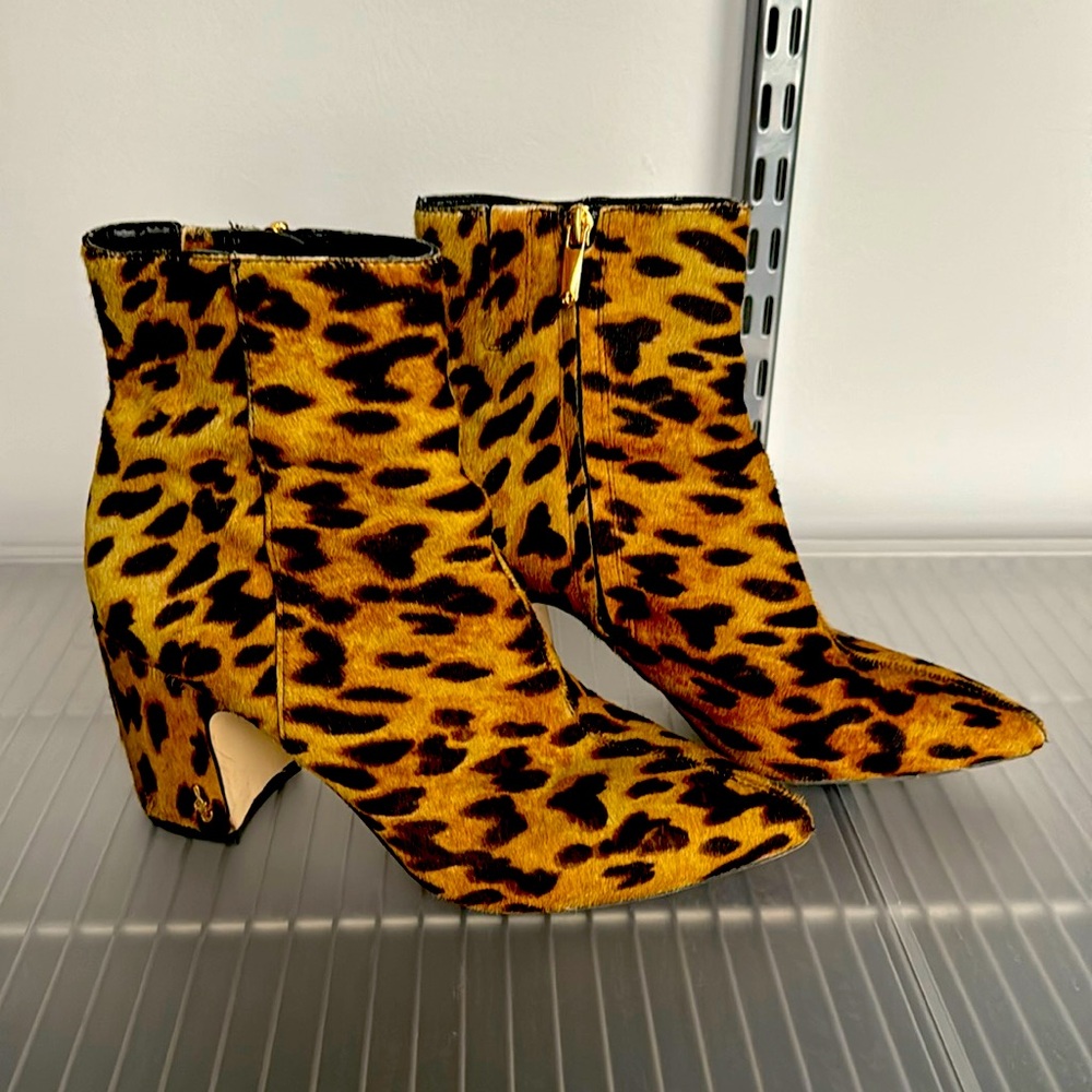 Leopard print Sam Edelman booties, size 8.5. Very gently used, great condition